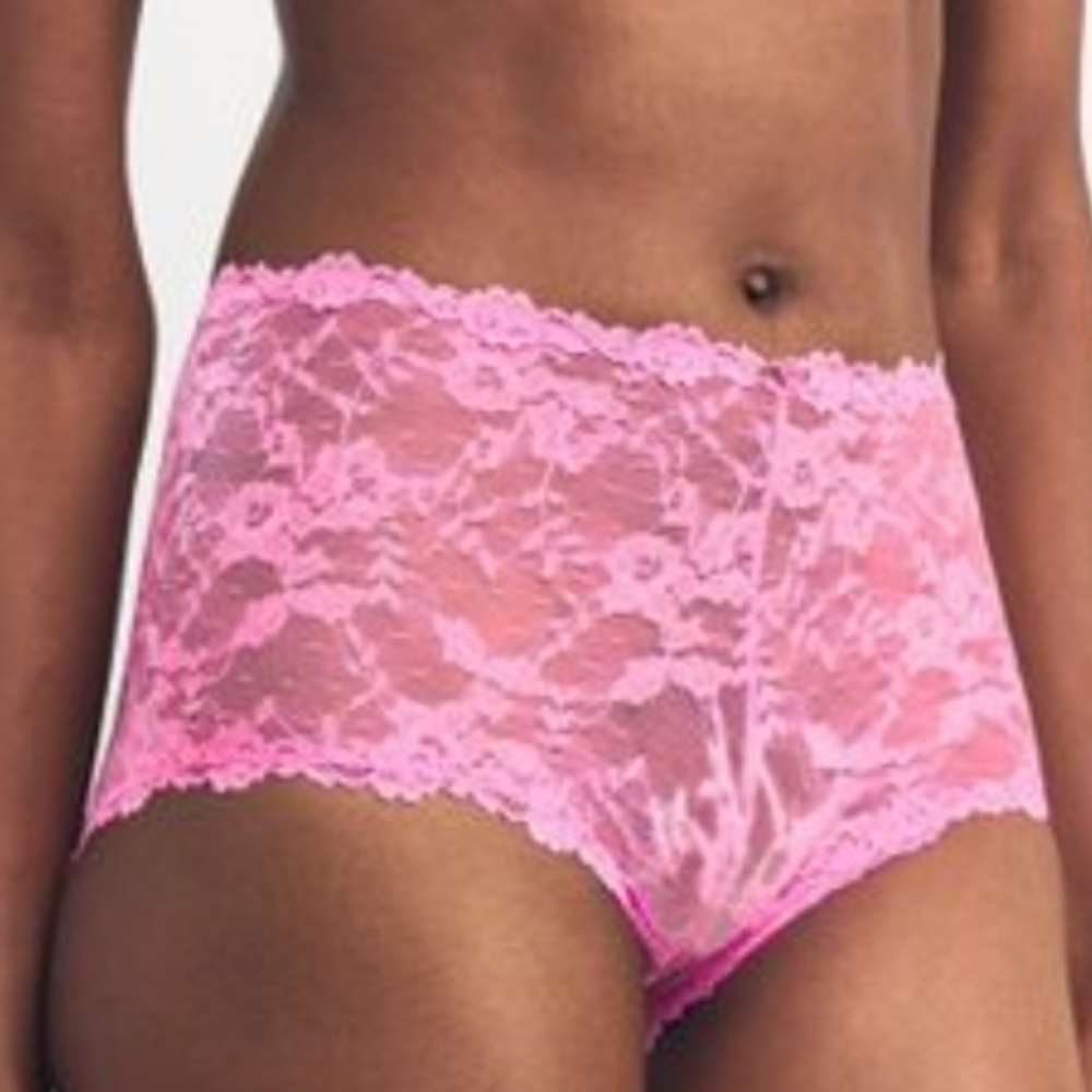 SKIMS STRETCH LACE BOY SHORTS IN PINK / SZ:MEDIUM